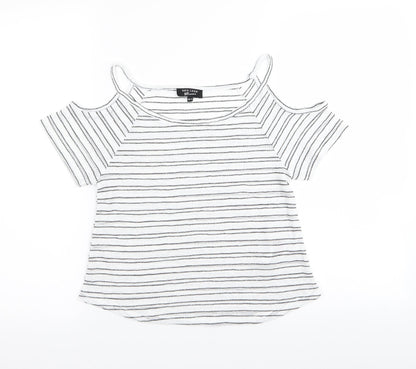 Preloved new loo Girls White Striped  Basic T-Shirt Size 10-11 Years - Front