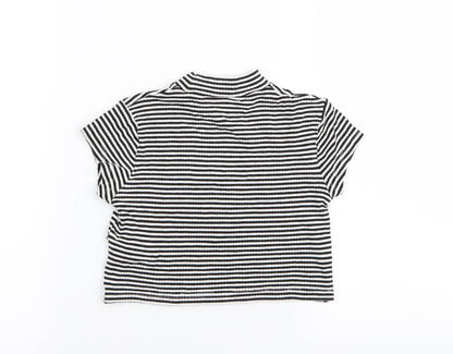 Preloved Preworn Girls White Striped  Basic T-Shirt Size 8-9 Years - Front