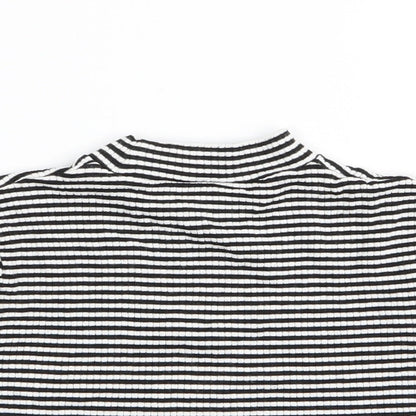 Preloved Preworn Girls White Striped  Basic T-Shirt Size 8-9 Years - Detail