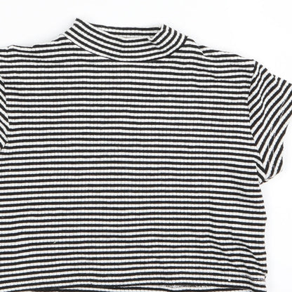 Preloved Preworn Girls White Striped  Basic T-Shirt Size 8-9 Years - Label