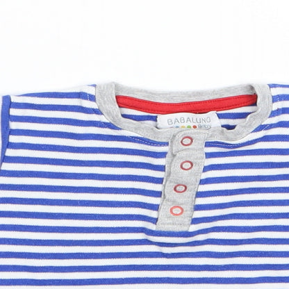 Close-up detail of BABLUNO boys’ blue striped basic t-shirt, size 3-6, months