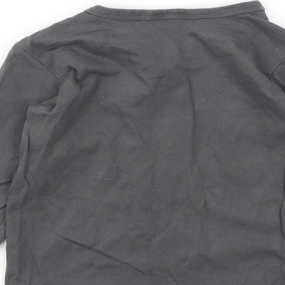 Brand and care label for H&M girls’ grey basic t-shirt, size 9-12, months