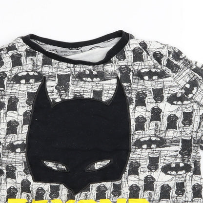 Preloved Batman Boys White Geometric  Basic T-Shirt Size 9-10 Years - Detail