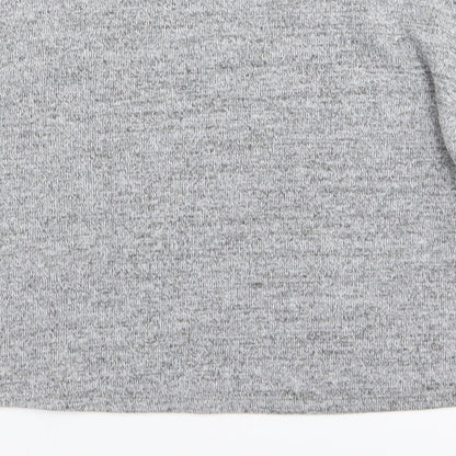 Brand and care label for Very girls’ grey basic t-shirt, size 6, years