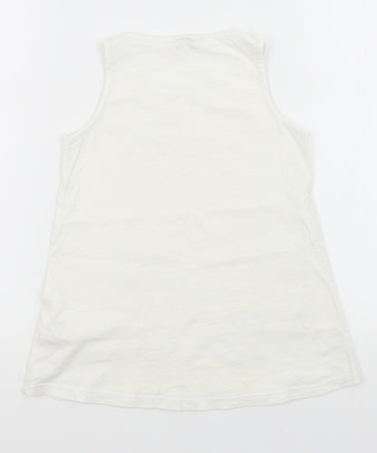 Back view of F&F girls’ white basic t-shirt, size 7-8, years