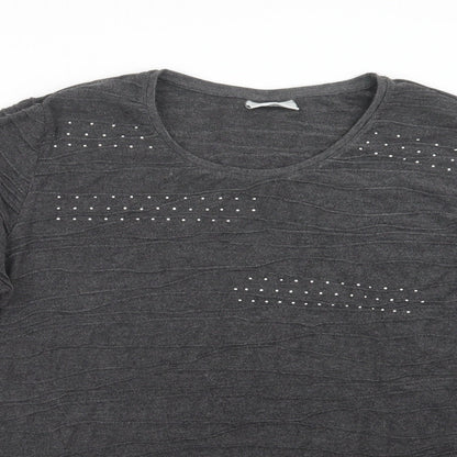 Close-up detail of Canda women’s grey basic t-shirt, size XL