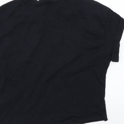 Brand and care label for New Look girls’ black basic t-shirt, size 11, years