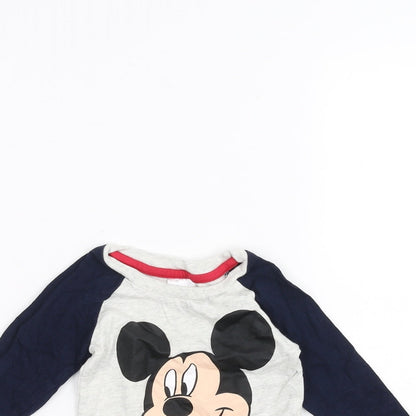 Close-up detail of Disney Baby White Basic T-Shirt, size 6-9, Months - minnie mouse
