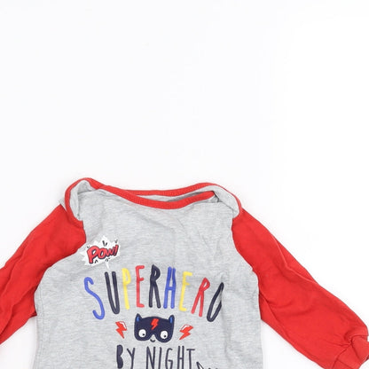 Close-up detail of Tu Baby Grey Basic T-Shirt, size 6-9, Months