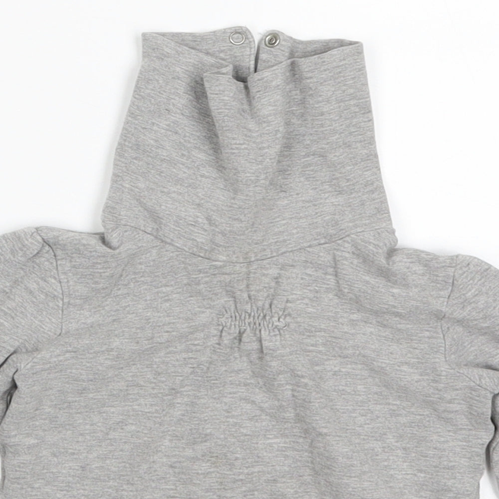 Preworn Girls Grey   Basic T-Shirt Size 2 Years