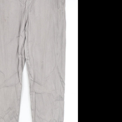 Close-up detail of Denim Co women’s grey jegging jeans, size UK 12, 27.5-inch leg