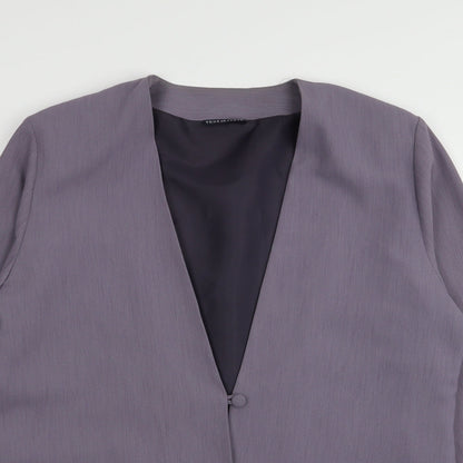 Close-up detail of Your 6th sense women’s purple jacket blazer, size UK 18