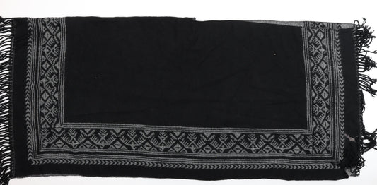 Preworn Womens Black Argyle/Diamond   Shawl/Wrap