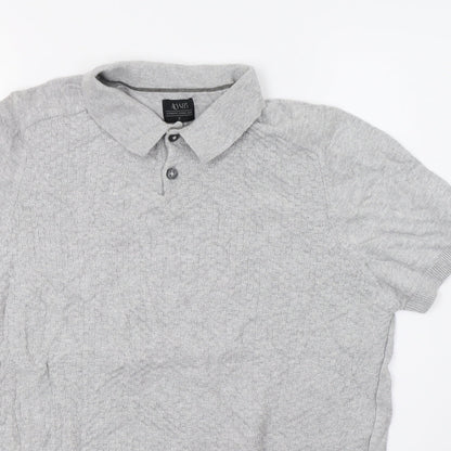 Close-up detail of ACW 85 men’s grey polo, size S