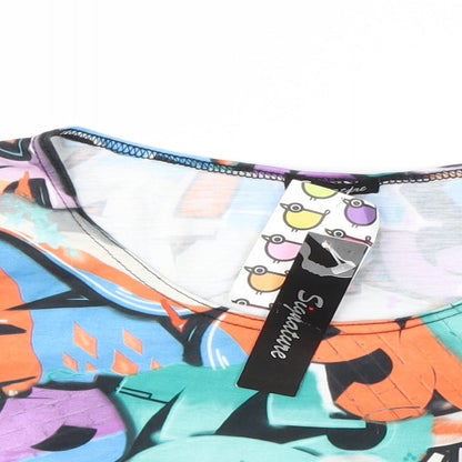 Close-up detail of Signature girls’ multicoloured basic t-shirt, size M
