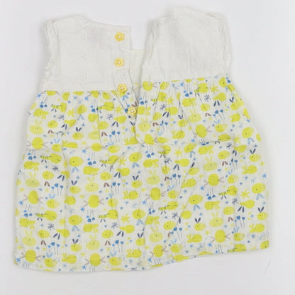 Brand and care label for Tu Baby White Floral Basic T-Shirt, size 6-9, Months