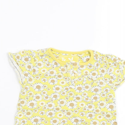 Close-up detail of Tu Baby Yellow Floral Basic T-Shirt, size 6-9, Months