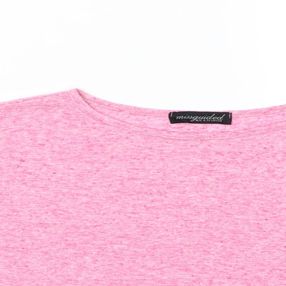 Close-up detail of misguided women’s pink basic t-shirt, size UK 10