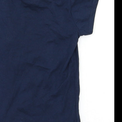 Brand and care label for Primark girls’ blue basic t-shirt, size 6-7, years