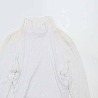 Close-up detail of Missguided women’s white basic t-shirt, size UK 8