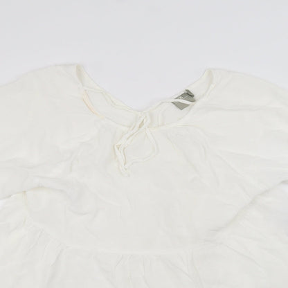 Close-up detail of ASOS women’s white basic t-shirt, size UK 8