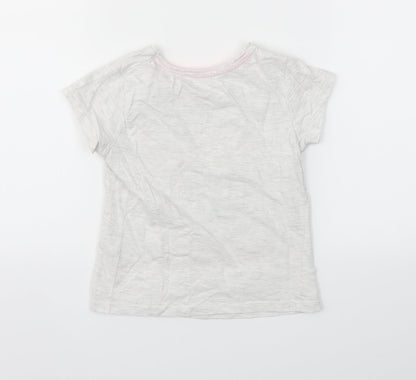 Back view of Primark girls’ grey basic t-shirt, size 4-5, years