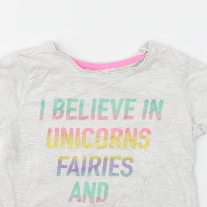 Close-up detail of Primark girls’ grey basic t-shirt, size 4-5, years