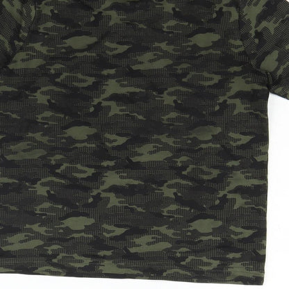 Brand and care label for F&F girls’ green geometric basic t-shirt, size 5-6, years