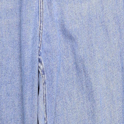 Close-up detail of Denim & Co. women’s blue straight jeans, size UK 10, 26-inch leg