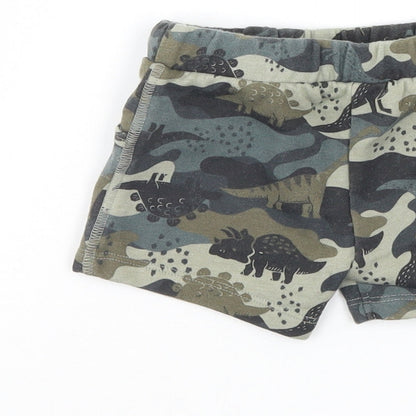 Brand and care label for F&F boys’ multicoloured camouflage cropped trousers, size 3-6, months