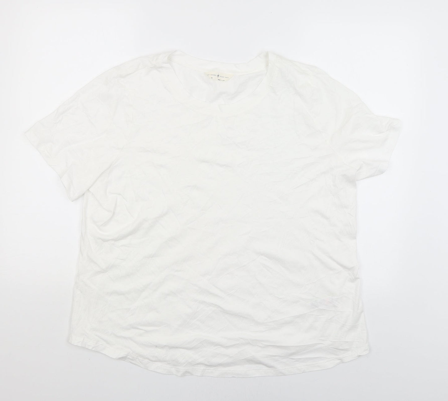 Day dreams Womens White   Basic T-Shirt Size 18