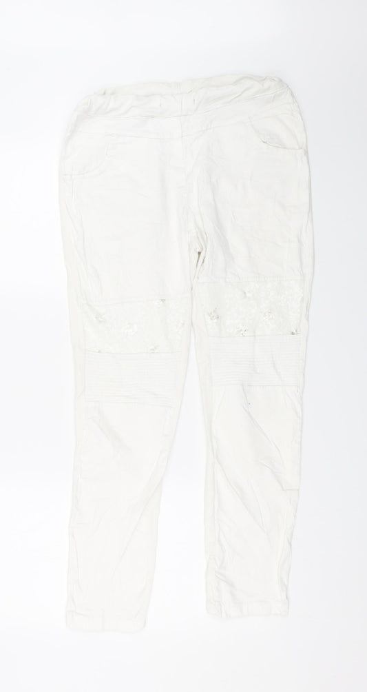 Preworn Womens White  Denim Straight Jeans Size 28 L26 in