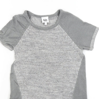 Close-up detail of Kin girls’ grey basic t-shirt, size 5, years