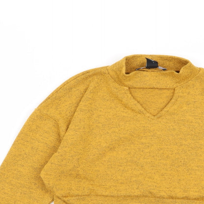 Close-up detail of New Look girls’ yellow basic t-shirt, size 9, years