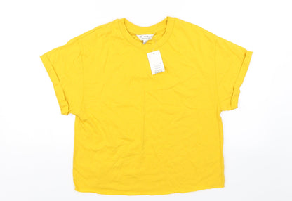 Additional front view of Miss Selfridge women’s yellow basic t-shirt, size UK 8, - cropped