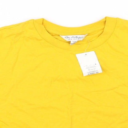 Close-up detail of Miss Selfridge women’s yellow basic t-shirt, size UK 8, - cropped