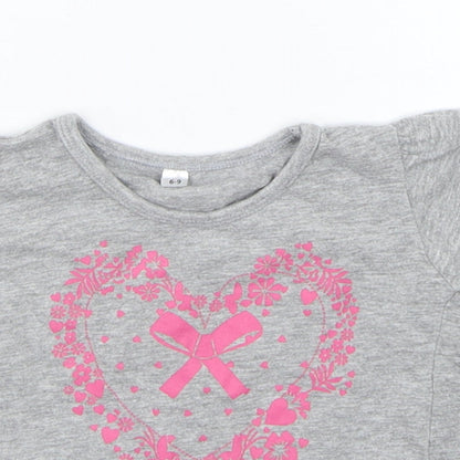 Close-up detail of Preworn girls’ grey basic t-shirt, size 6-9, months