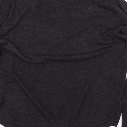 Brand and care label for Easy men’s grey jumper, size XL
