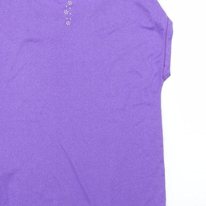 Brand and care label for USA Pro girls’ purple basic t-shirt, size 9-10, years