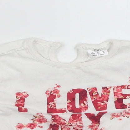 Close-up detail of F&F girls’ white basic t-shirt, size 6-9, months