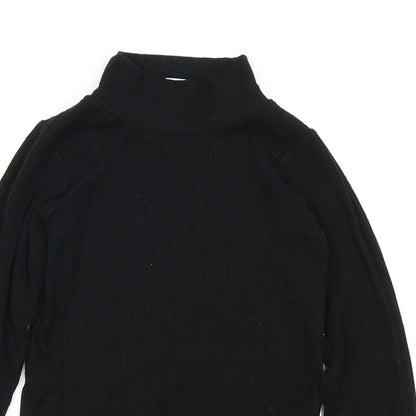 Close-up detail of F&F girls’ black basic t-shirt, size 8-9, years