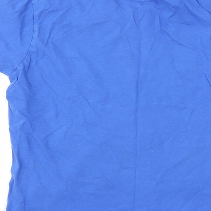 Brand and care label for Gildan girls’ blue basic t-shirt, size S