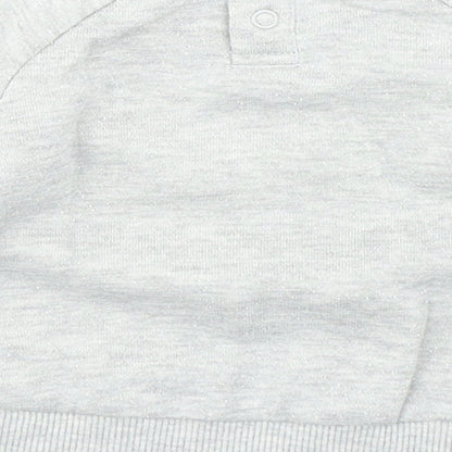 Brand and care label for Primark girls’ grey basic t-shirt, size 0-3, months