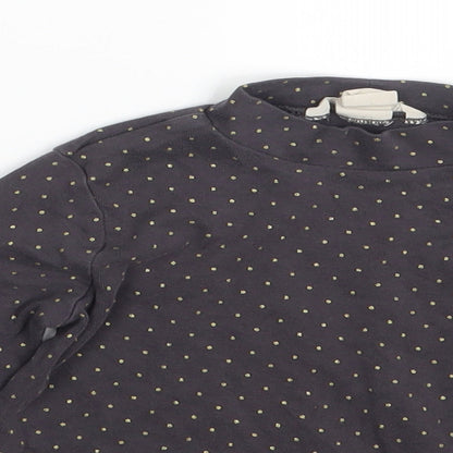 Close-up detail of H&M girls’ grey polka dot pullover t-shirt, size 4-5, years