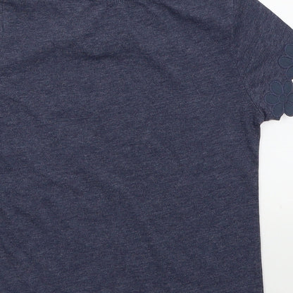 Brand and care label for F&F girls’ grey basic t-shirt, size 8-9, years