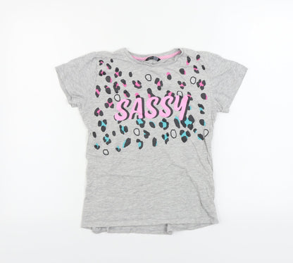 Front view of Pep&Co girls’ grey basic t-shirt, size 12-13, years