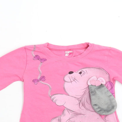 Close-up detail of Stephanie girls’ pink basic t-shirt, size 5-6, years