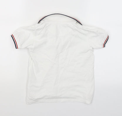 Blue Giraffe Boys White   Basic T-Shirt Size 6 Years