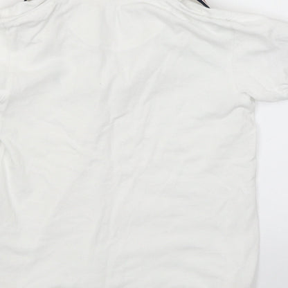 Blue Giraffe Boys White   Basic T-Shirt Size 6 Years