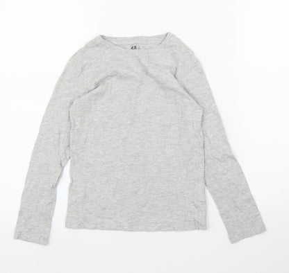 Additional front view of H&M girls’ grey basic t-shirt, size 7, years